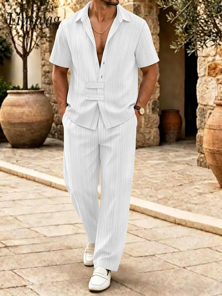 Freizeitanzüge für Herren in einfarbiger Ausführung, Vintage-Stil, lockeres Kurzarmhemd und Hose, zweiteilige Sets für Herren, sommerlich, stilvoll, texturiert.