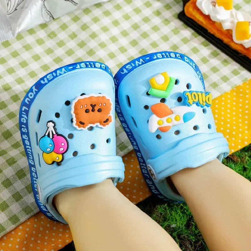 Zapatos de verano para niños, sandalias con agujeros, zapatos para niños, zapatillas suaves antideslizantes con diseño de dibujos animados, zapatos