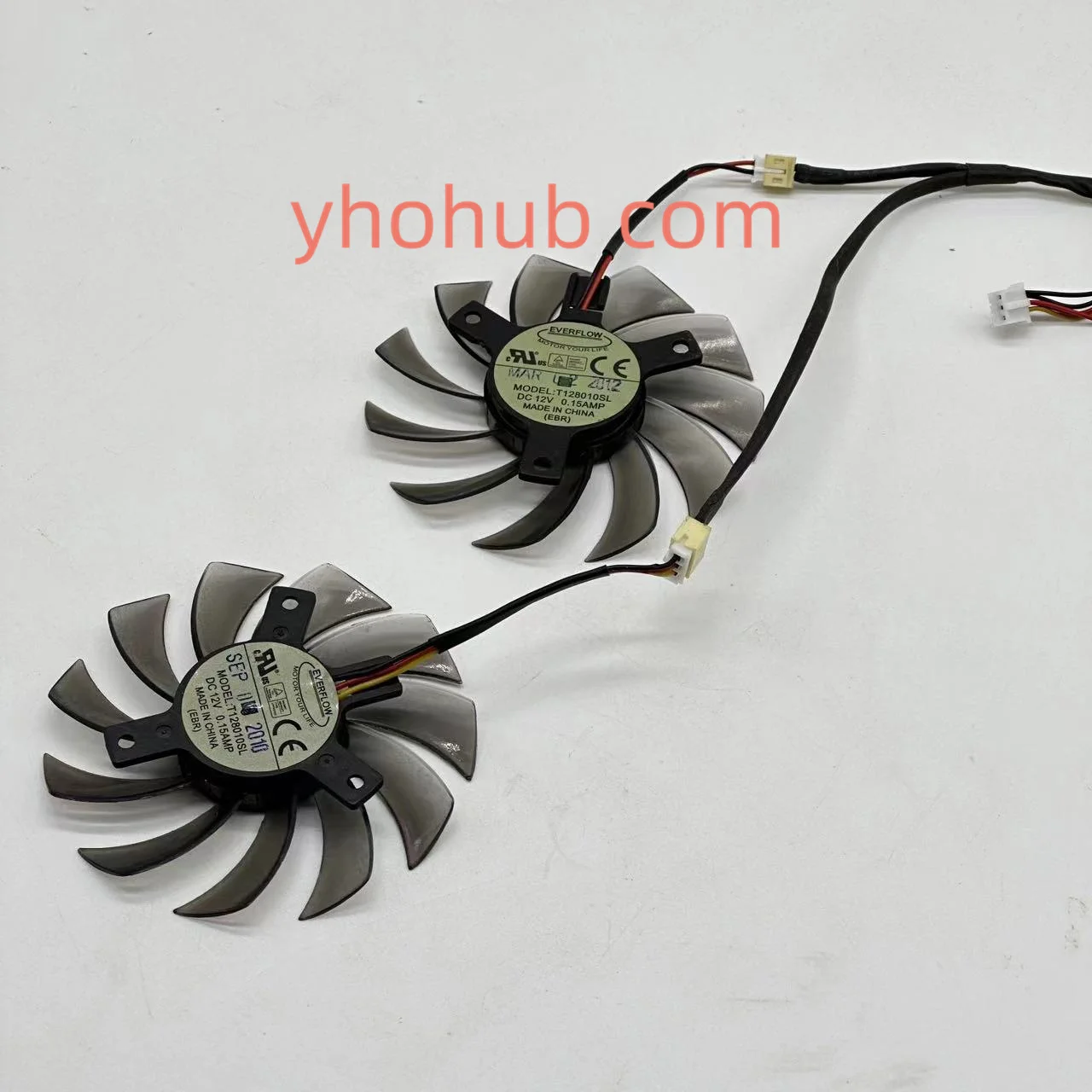 

Everflow T128010SL DC 12V 0.15A Dia. 75mm C.T.C 39mm 3-Wire Server Frameless Cooling Fan