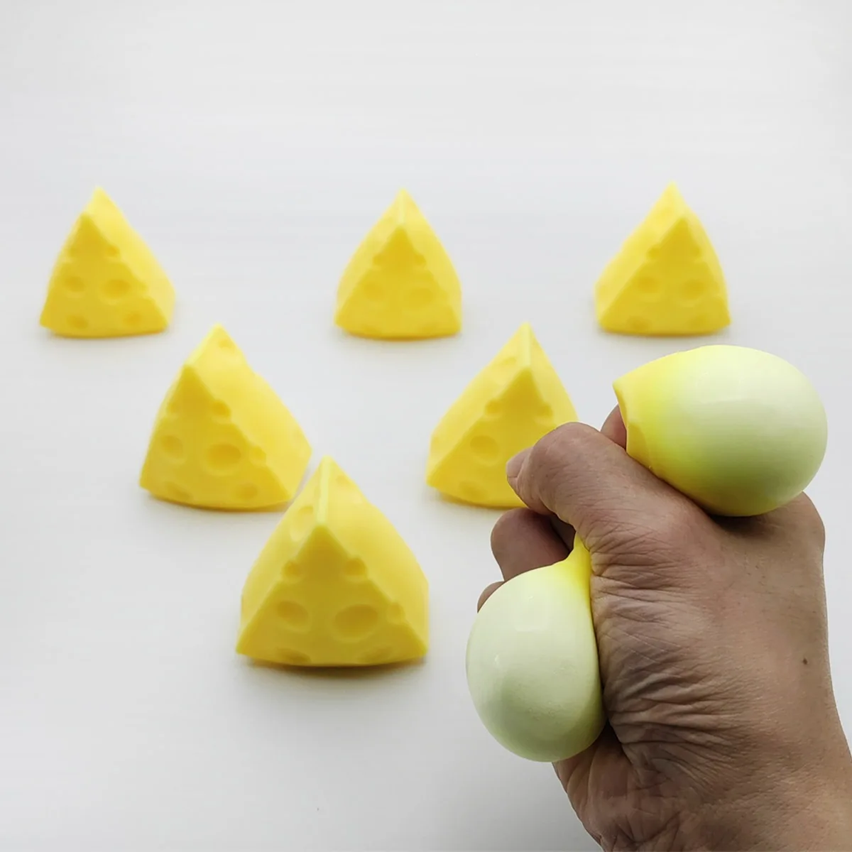 Brinquedo de Apertar Adulto: Queijo de Simulação Macio e Fofo para Descompressão, Pegajoso e de Recuperação Lenta