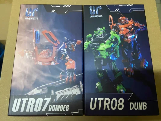 【متوفر الآن】 UT-R09 UT-R06 ألعاب تحويل إصدار فيلم ستينغر مدمرة حمراء نموذج قابل للجمع