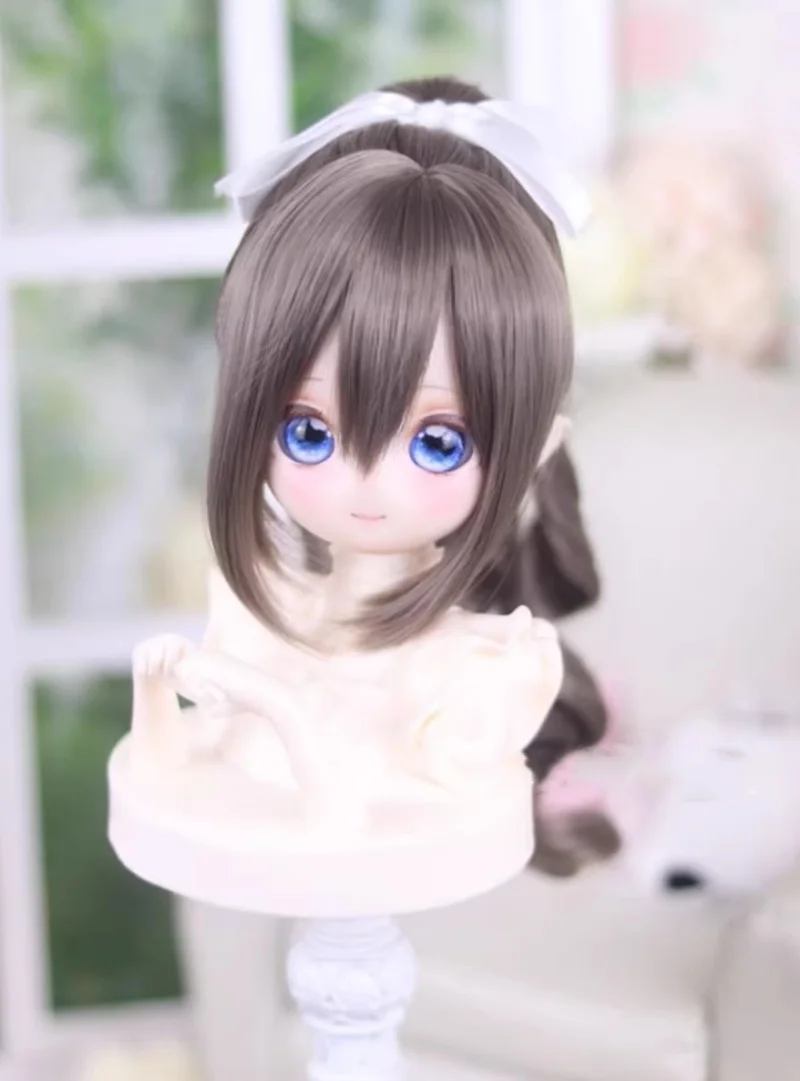 Die Bjd-Puppenperücke eignet sich für 1/3-Hochtemperatur-Seiden-Puppenzubehör mit langem, lockigem Haar und einzelnem Pferdeschwanz