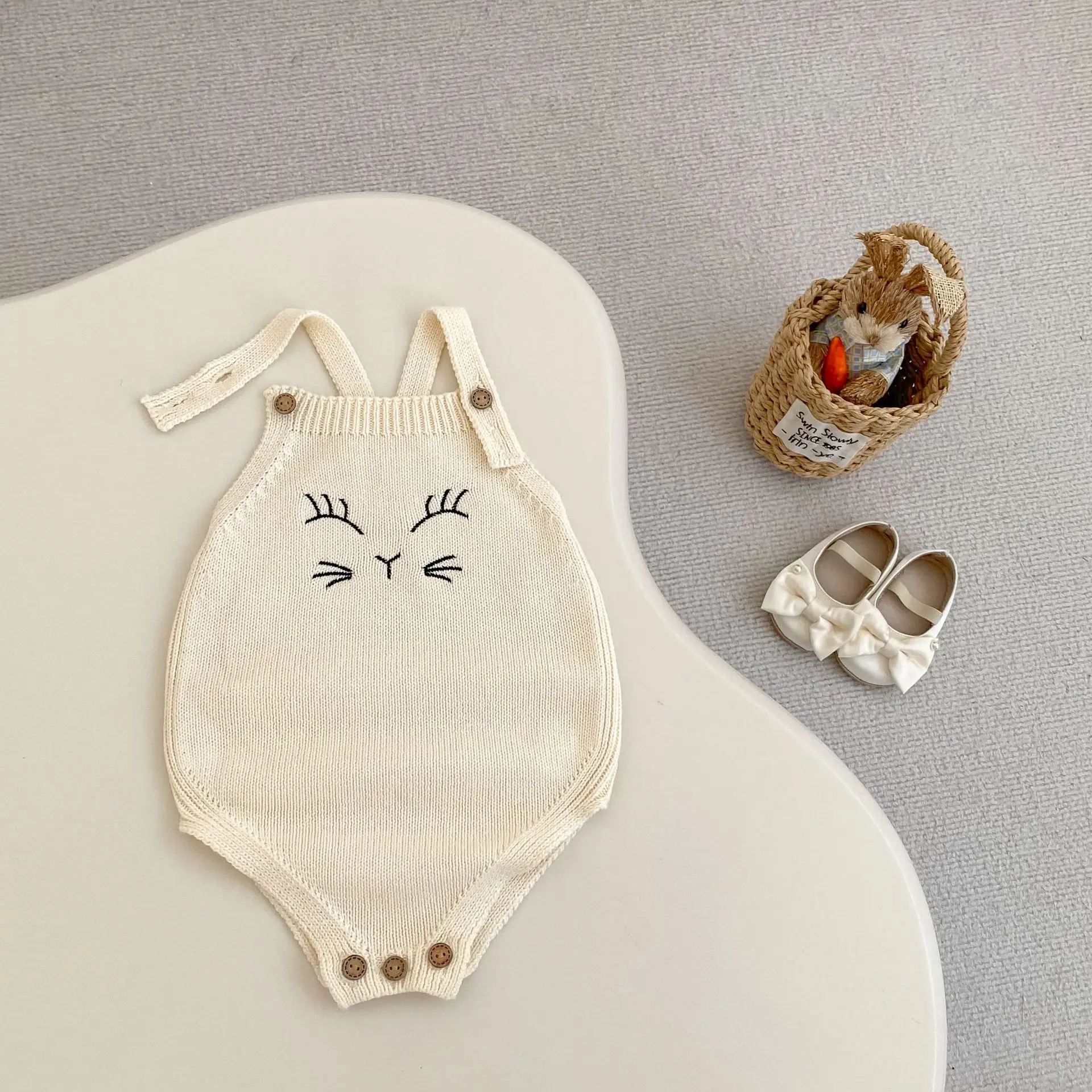 

Новая осенняя одежда для малышей 0–3 лет, вязаный детский комбинезон на подтяжках с милой вышивкой кота