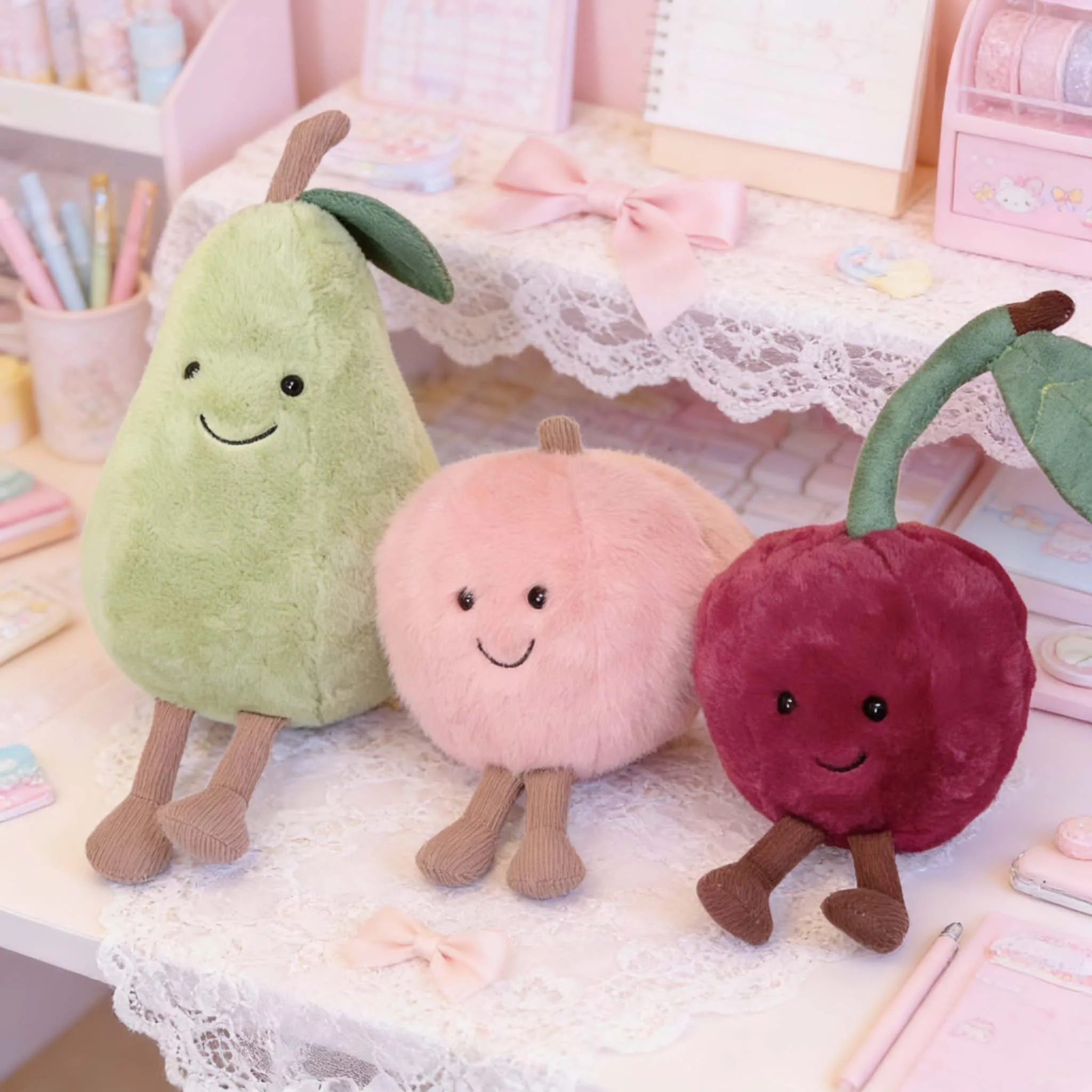 

Cute Peach Plush Toy Soft Stuffed Fruit Doll Kawaii Fluffy Plush Keychain Bag Charm Cute Stuffed Animal Gift for Kids Girls Teen
