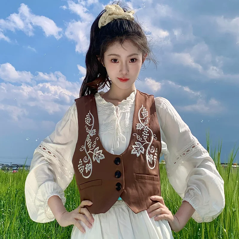 カーキ刺繍入りヴィンテージベスト、高度なレイヤリングナイトトップ、またはポリエステル混紡エスニックスタイルアウターウェア、春コレクション