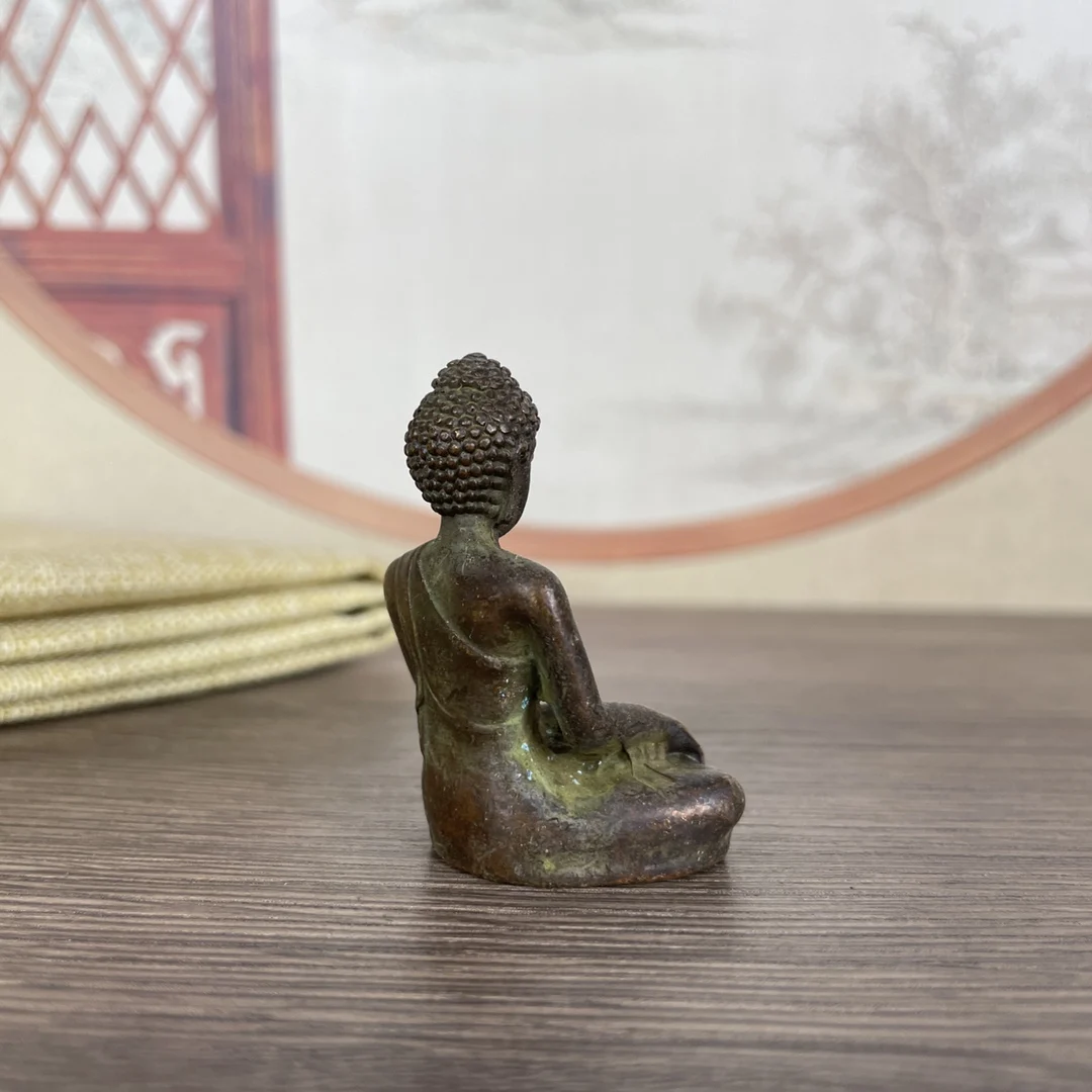 Metal statue  Tathagata Buddha Length 3.6 cm, width approximately 2.7 cm, height approximately 4.8 cm, weight 83 grams