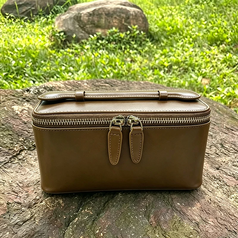 Smooth Genuine Leather Makeup Bag For Women New Classic Large Capacity Toiletry Handbag Casual Simple Cowhide Cosmetic Bag