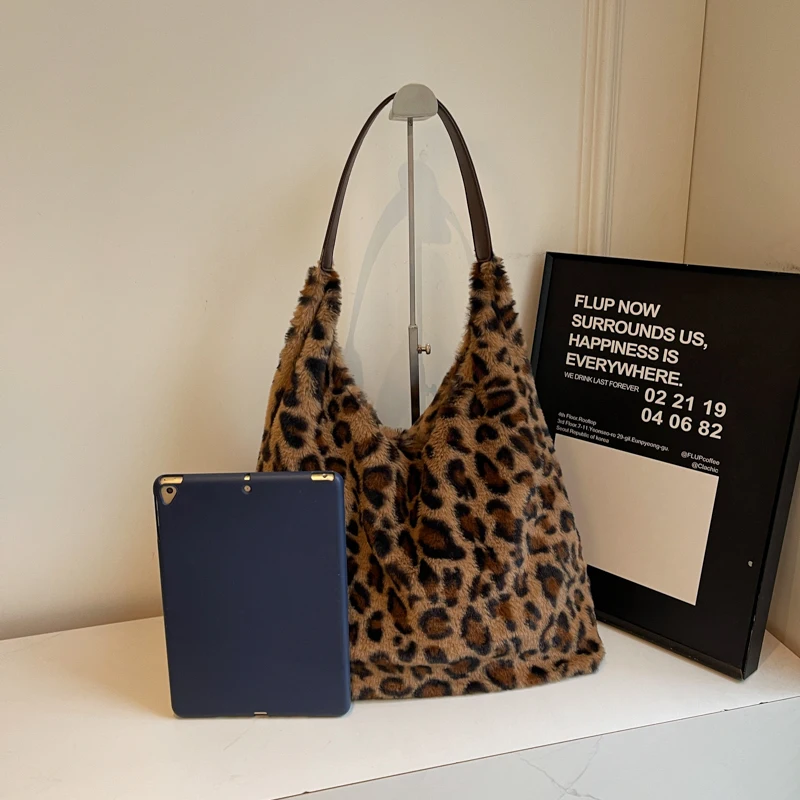 المرأة القطيفة ليوبارد حقيبة كتف موضة الكتف محفظة سعة كبيرة شيك المتشرد حقيبة رقيق مترهل حمل حقيبة حقيبة سفر في الهواء الطلق