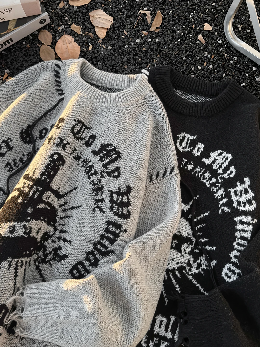 

Men's Thiened Destroyed Sle Knitted Sweater Autumn Faion Brand Color Colion Embroidery American Couple's Long Sve...