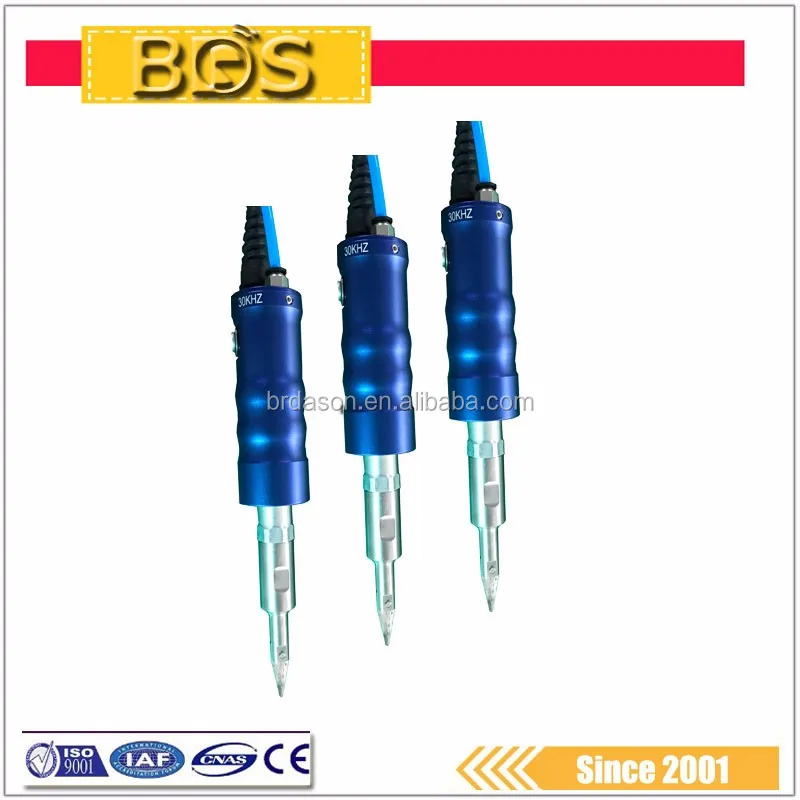 食品やプラスチック切断に使用される産業用超音波切断刃