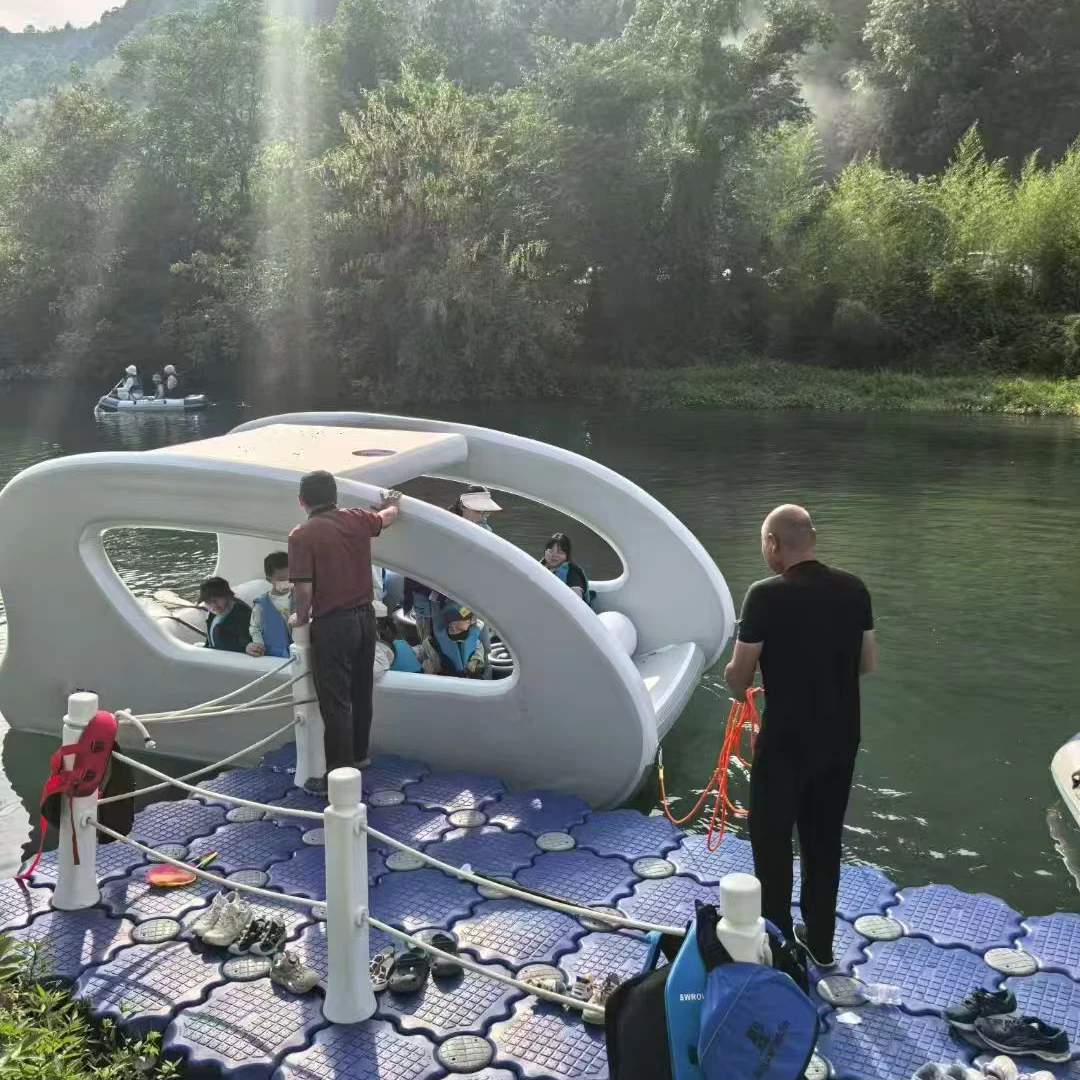 

Water Play Fishing Boat Entertainment Inflatable Yacht Houseboat Outdoor Inflatable Leisure Boat for Sea Lake Vacation