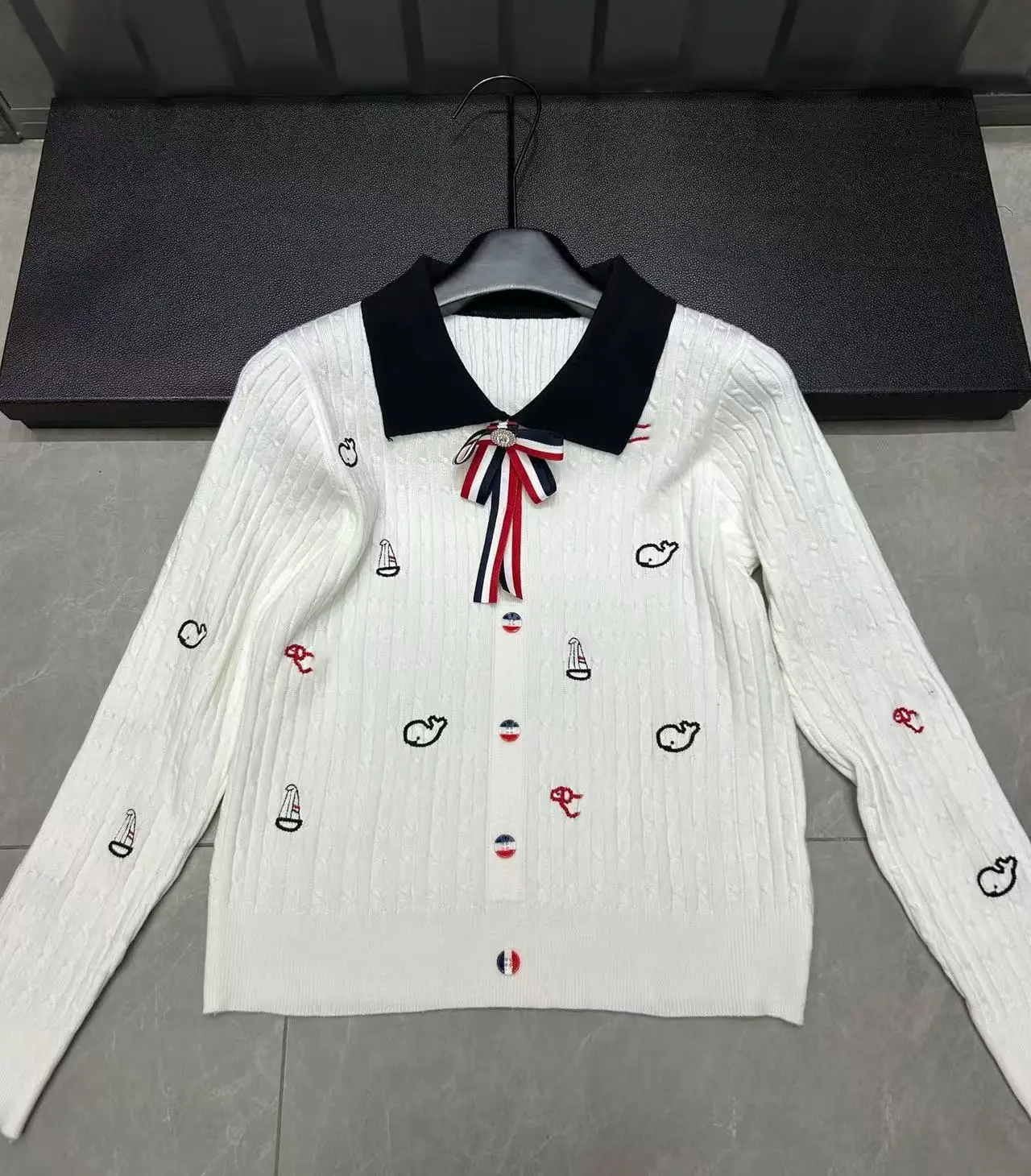 

Новое поступление, женский свитер с вышивкой в виде бабочки и рыбы, витой цветной блок, пуловер с длинными рукавами и лацканами, универсальные вязаные топы