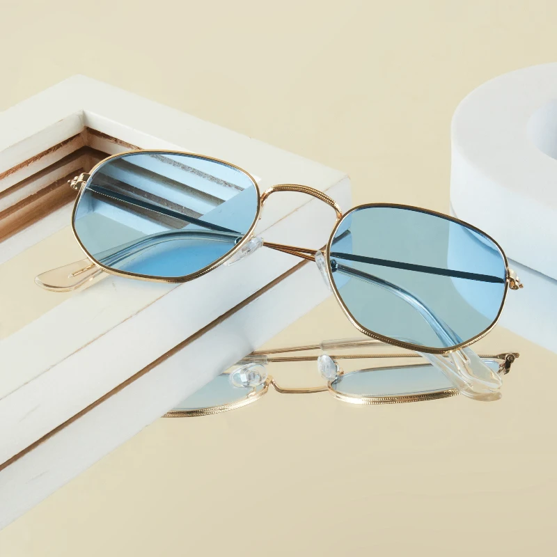 1 Stück Herrenmode-Brille, neuer Retro-Rundrahmen mit Goldrand, einzigartiges, stilvolles Nischendesign, lässig, vielseitige Dekoration, geeignet für