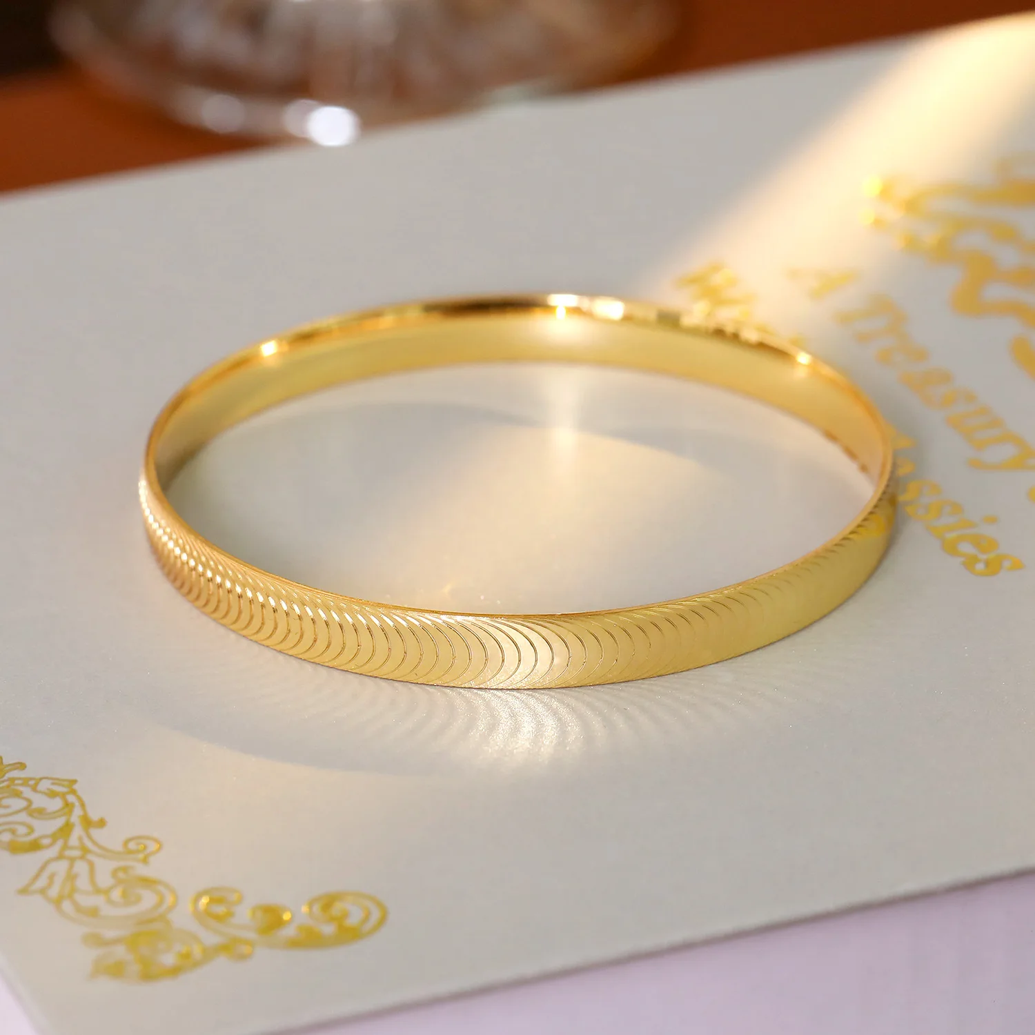 Premium Light Luxury Classic Sand Gold Crushed Ice Bangle Ladies High End Jewelry Same Daily Wedding Alternative Accessory