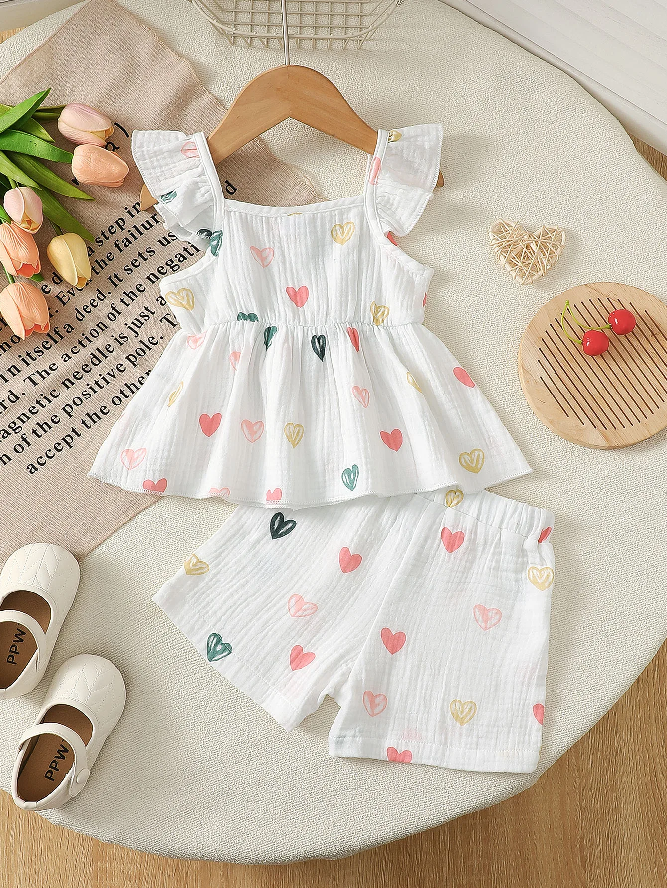 2Pcs Baby Girl Clothes Outfit Set Heart Print Ruffle Sleeve Top Shorts Set Bow Decor for 0-18 Months Infant Sweet Casual Clothes