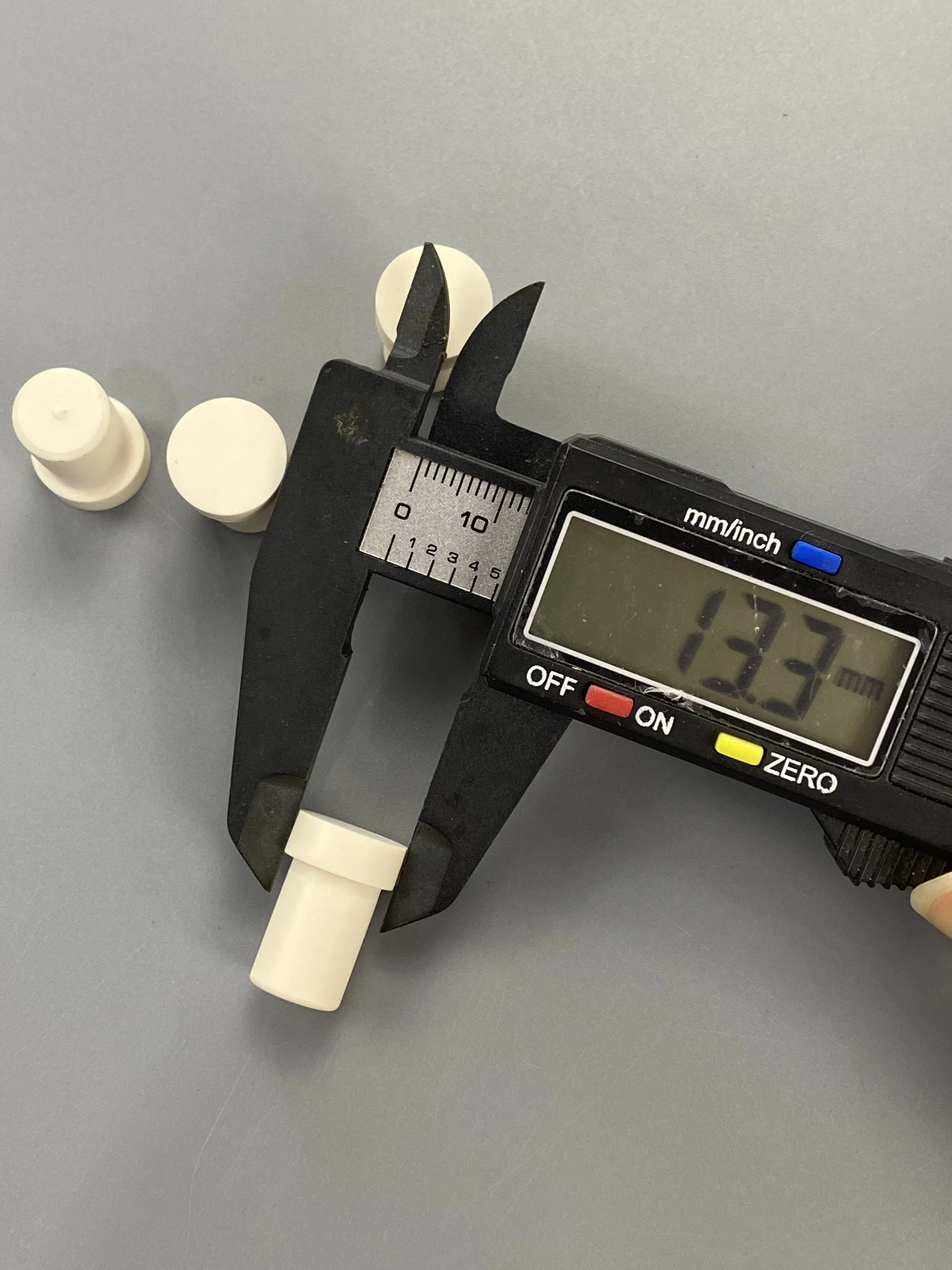 ملحقات البلياردو بركة عمود الكربون جديلة الطويق 13.3 مللي متر الأبيض جمعة الطويق OD13.3mm * ID10.7mm * L20mm لعصا جديلة الكربون