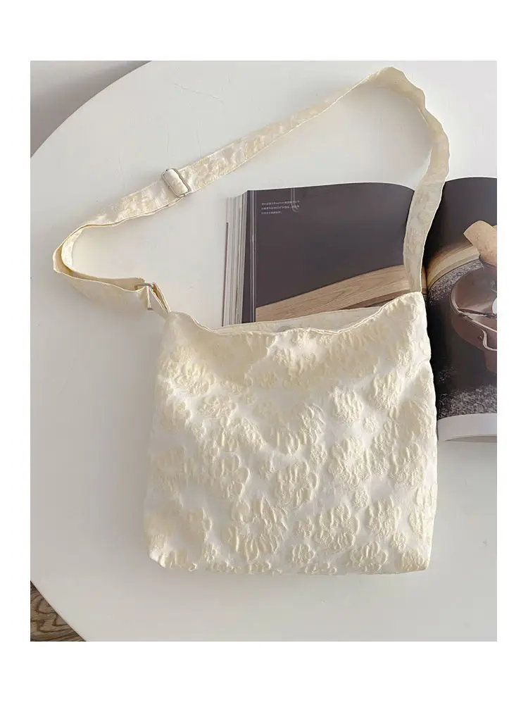 Retro Messenger Bag for Women Large Capacity Shoulder Bag Casual Tote Bag Ladies Handbag