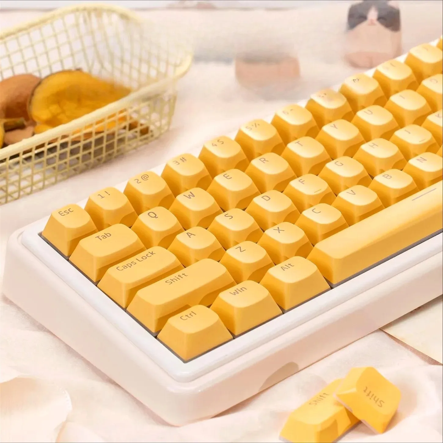 Little Pudding Yellow Character Translucent OEM Key Cover Kit PBT+PC 117 Key for 68 75 87 104 Mechanical Keyboard