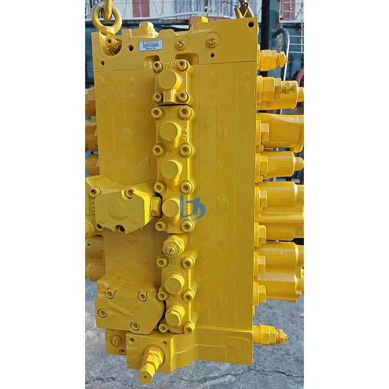 High Quality Construction Machinery Spare Parts Distribution Valve for PC200-6
