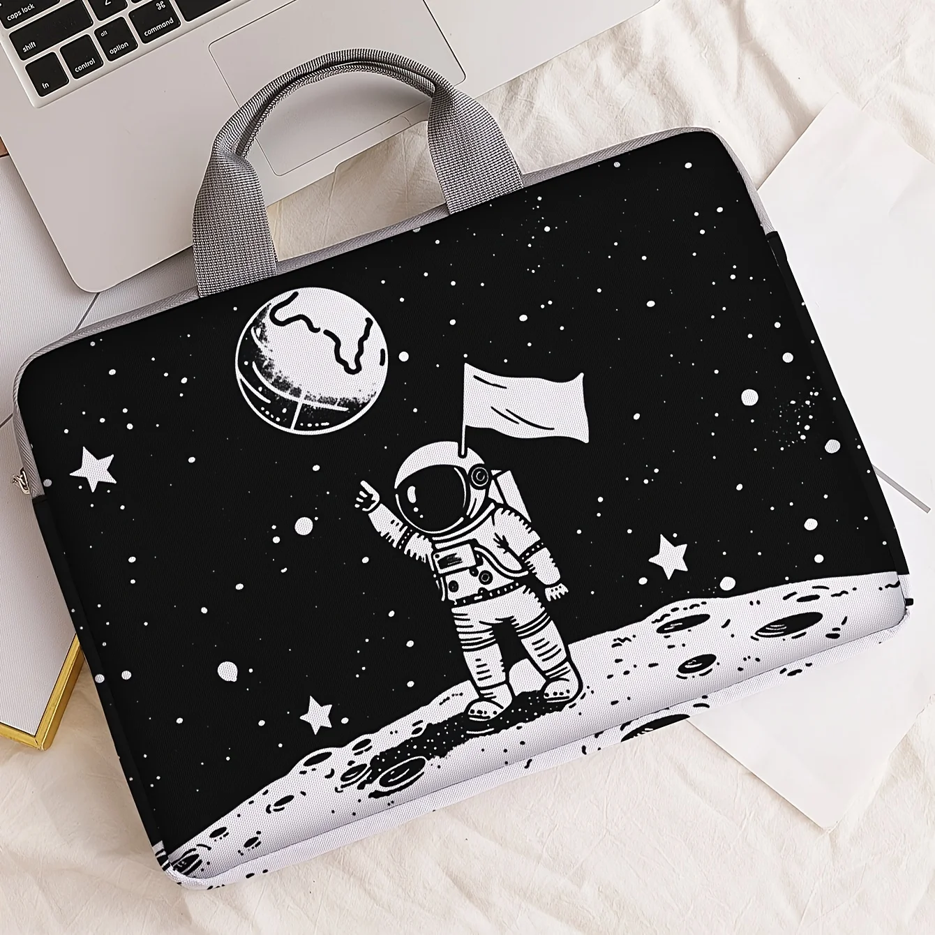 Einteiliges Set, zwei Stile, Laptoptasche und Aktentasche mit Astronautenmuster, geeignet für 14-Zoll-Laptops – Detail 3