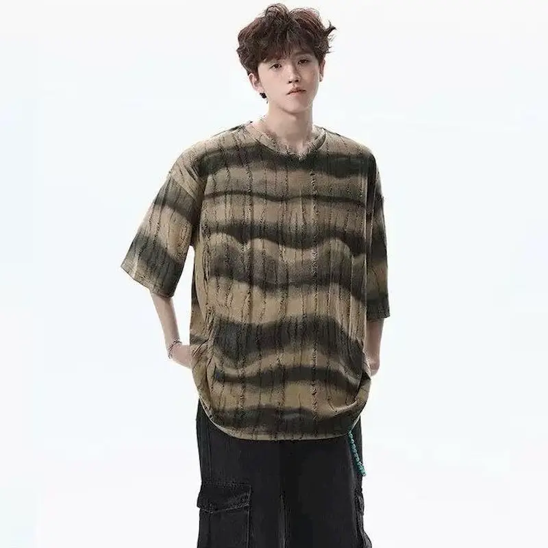 Oversized T-shirts for Men Ice Silk Cool Wave Stripe Punched T Shirt High Street Design Drop Loose Handsome Half Sleeve Tops