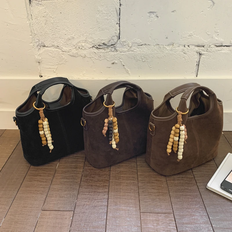 

Осенне-зимняя модная женская сумка на плечо из однотонной искусственной замши с застежкой 2026, горячая распродажа, большая вместительная стильная дизайнерская сумка-тоут