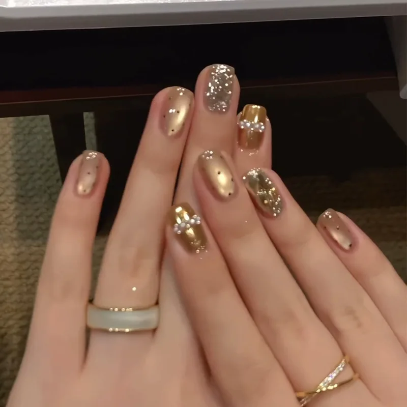 

Wearable Nails Wholesale Nude Brown Polka Dot Pearl Glitter High-End Short Luxury Retro Style Press-On Nail Tips