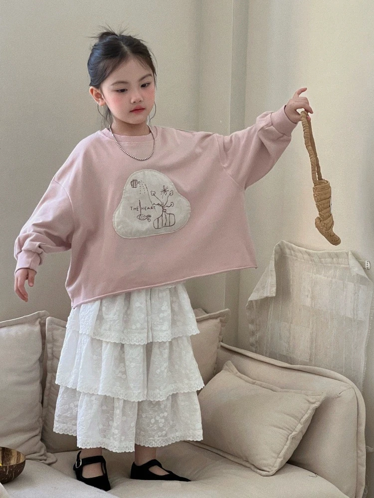 

Корейская детская одежда для девочек: Новая корейская укороченная толстовка с капюшоном для девочек, весна 2026, модный свободный топ с дизайнерским акцентом