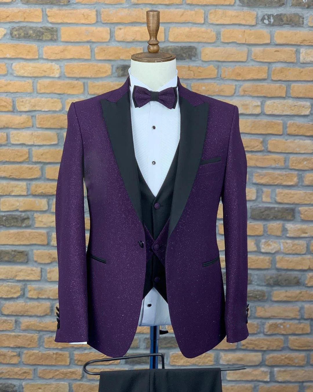 Latest Design Men Suits Tailor-Made Tuxedo Three-Pieces Jacket Vest and Pants Wedding Party Singer Groom Twill Costume