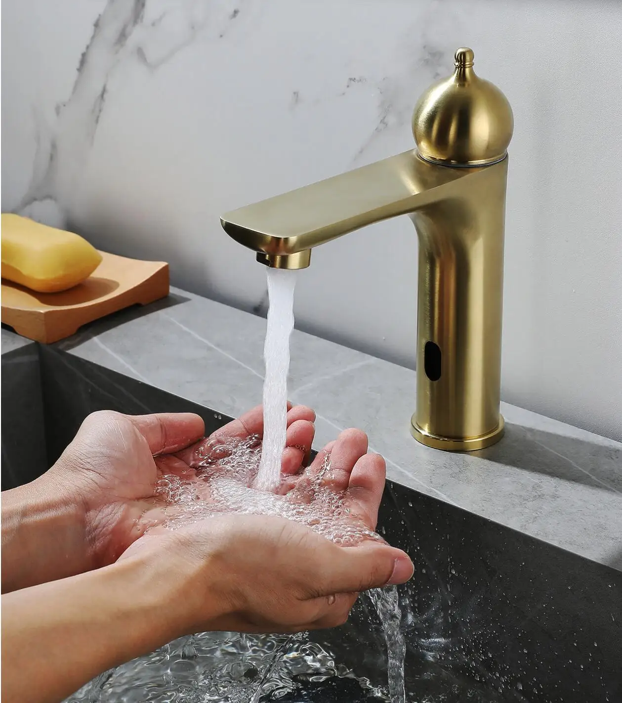 Deck Mounted 304 Stainless Steel Automatic Sensor Faucet Basin Touchless infrared Faucet Brushed Gold Hot Cold Sensor Faucet