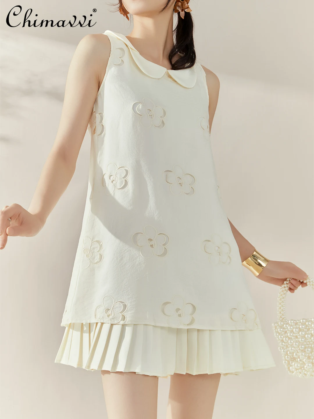 

French Elegant Socialite Summer Dresses Doll Neck Sleeveless Hollow Embroidery High Waist Slim A-line Short Pleated Dress Women
