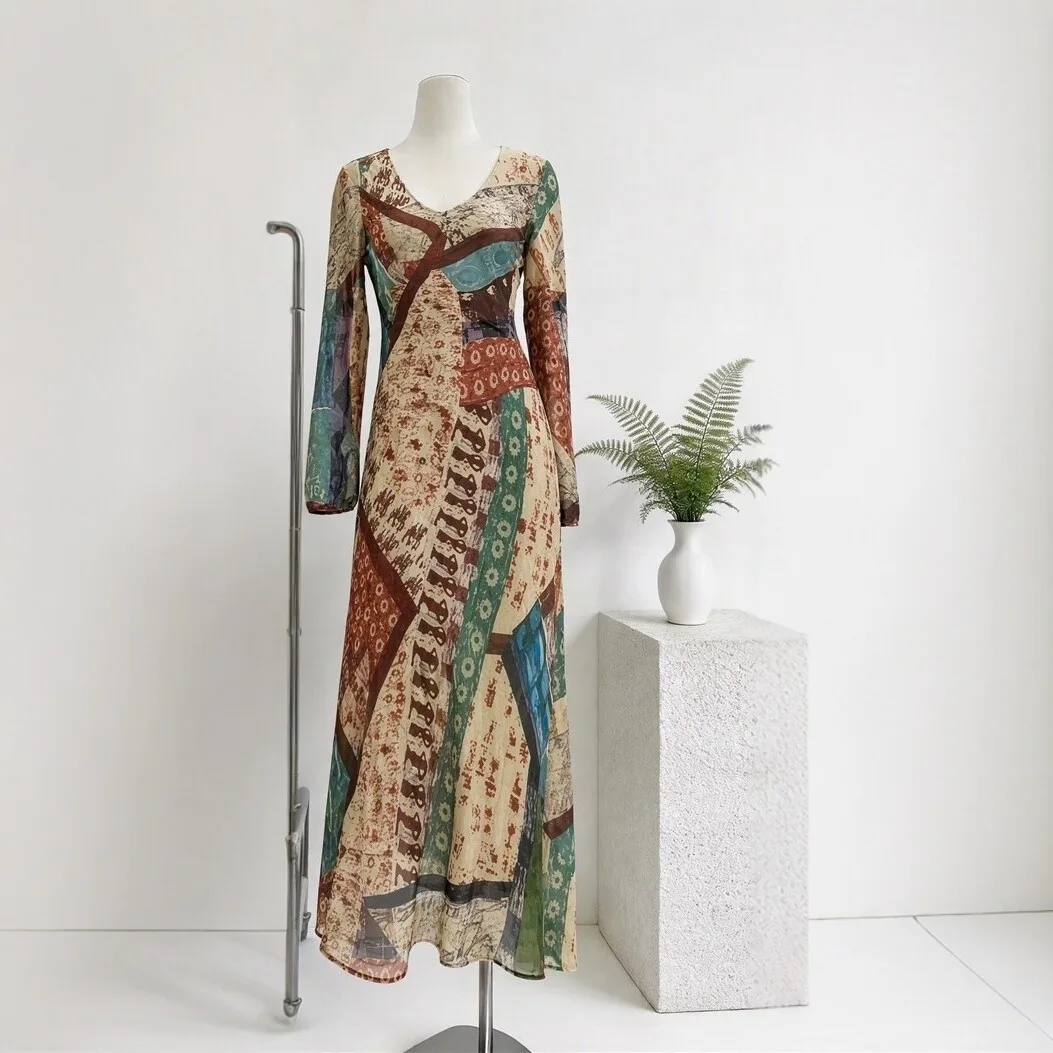 2026 Autumn Women Vintage Retro Printed Maxi Dress Silk‑Like Satin Long‑Sleeve Tailored Fit Elegant Long Dress For Daily Occasio
