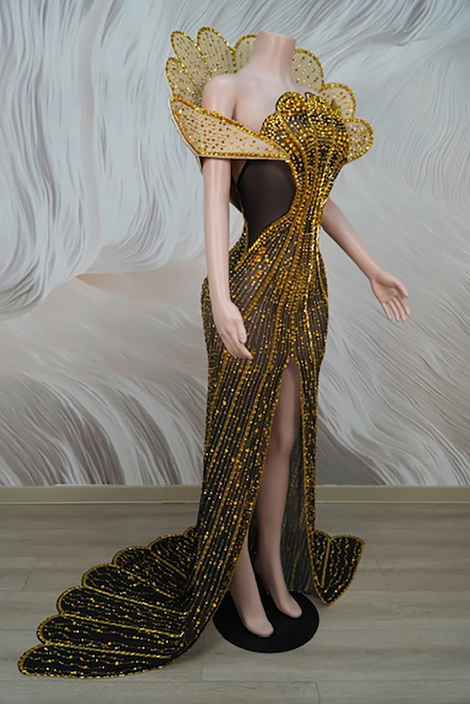 Golden Rhinestones Birthday Dress Luxury Prom Dress Petal Strapless Vestidos Elegantes Para Mujer Fashion Show