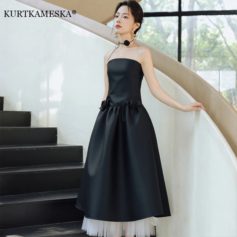 Vestido de Noche Negro de Satén sin Tirantes con Decoración de Rosas 3D, Dobladillo de Tul en Capas, Corte A, Largo Té, Formal para Fiesta de Graduación, Boda, Invitada, Cóctel