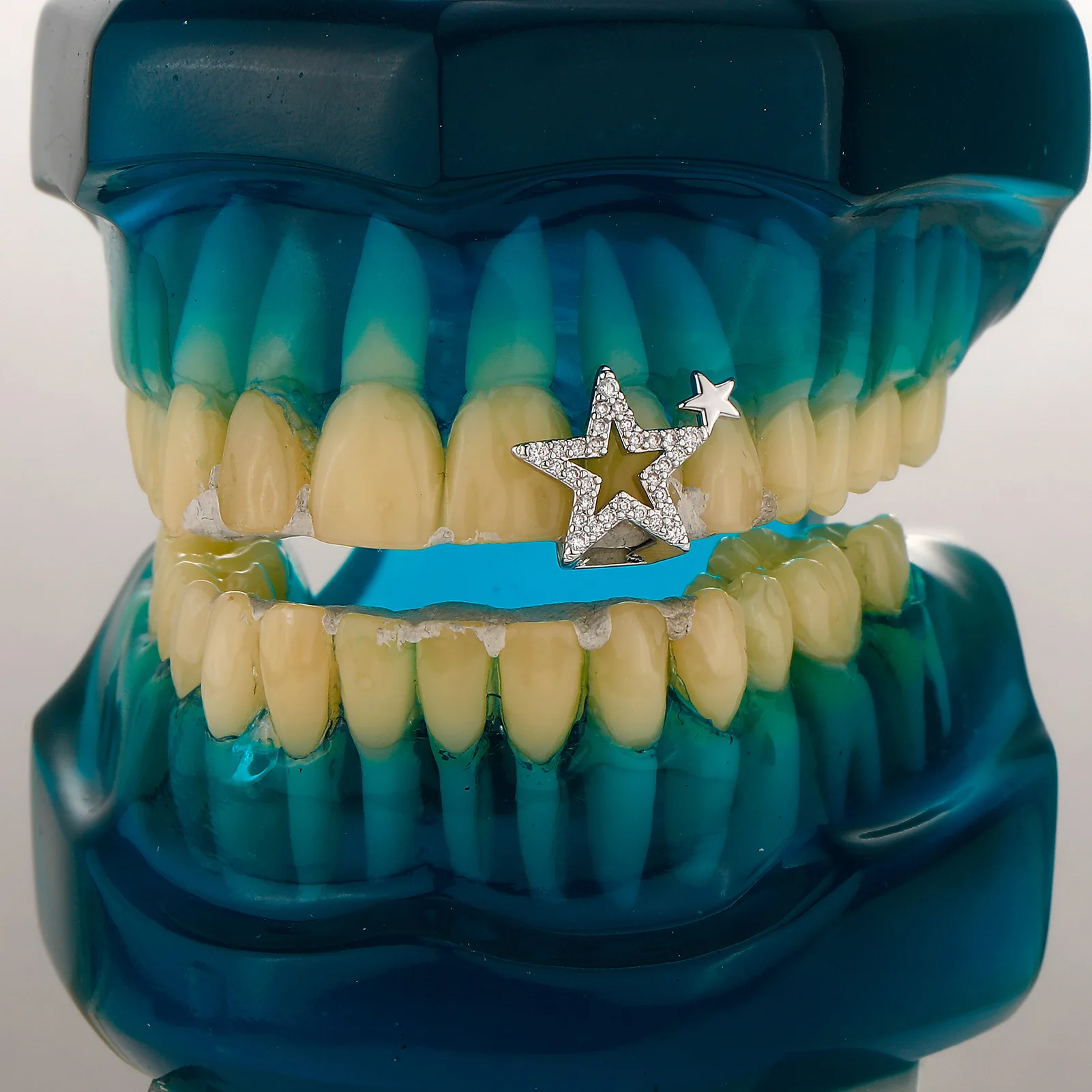 JINAO Hip-Hop Doppelstern-Zähne mit Zirkonia, einzelner hohler Grillz für Herren, glänzender Grill für Ober- und Unterkiefer, Punk-Rapper, Weihnachtsgeschenk – Detail 1