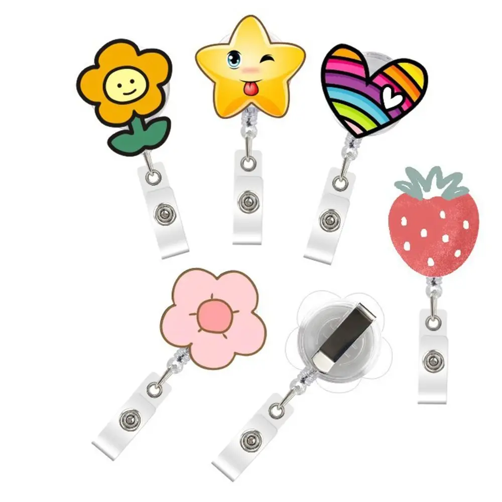 สตรอเบอร์รี่ดอกไม้หด PVC Badge ผู้ถือ Reel นักเรียนชื่อการ์ดหน้าอกกระเป๋าเก็บบัตรคลิปน่ารัก