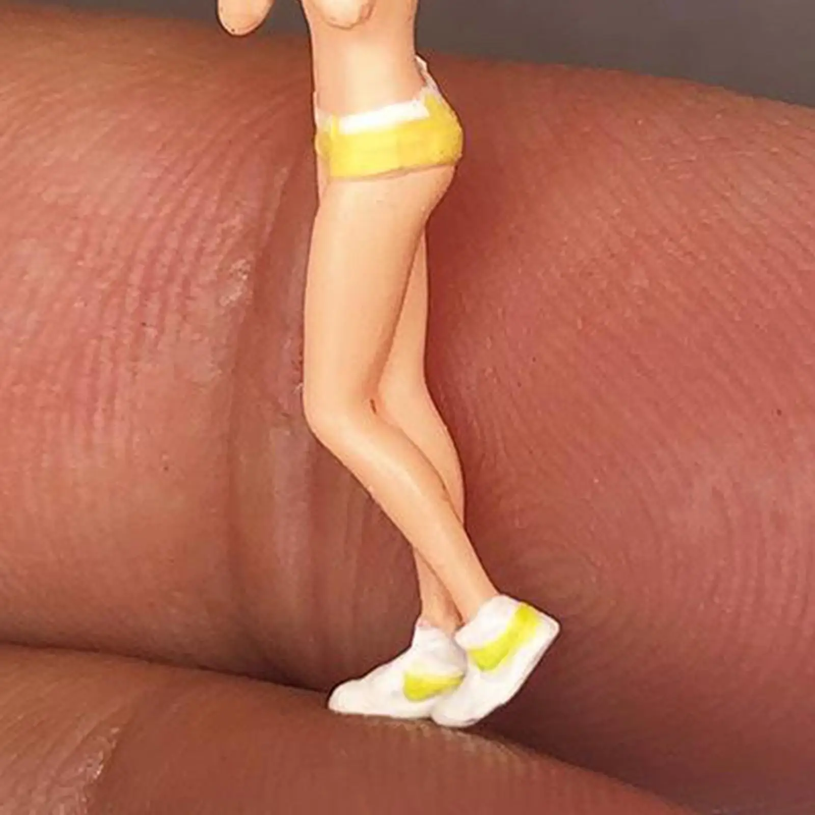 Gorące dziewczyny ludzie figurki ręcznie malowane kobiece figurki ludzi Model z żywicy ludzie zabawki zestaw S skala Model budynku