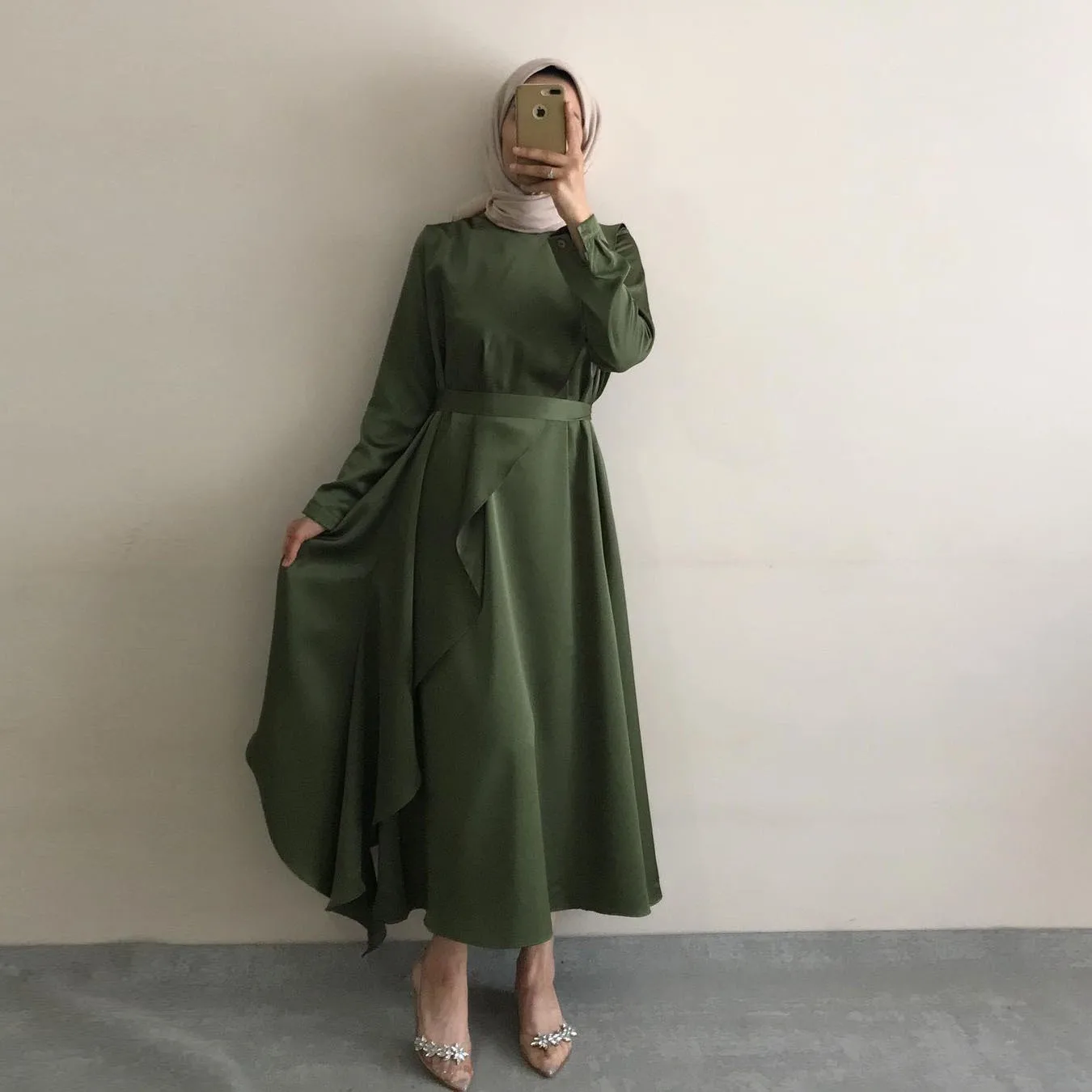 Arab women's clothing 2024 spring new fashionable temperament long sleeved ruffled edge dress long skirt