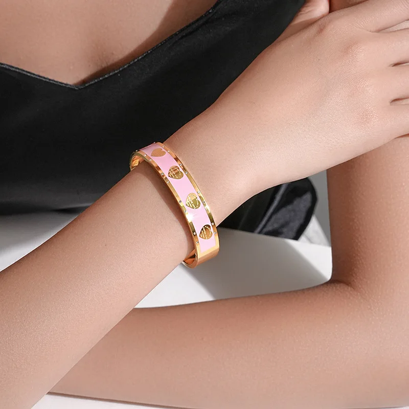 Doppelseitiges Diamant-Herz-Armband für Damen, schwarz-weißes Emaille-Armband, minimalistische hochwertige neue Halskette, Herz-Ohrringe