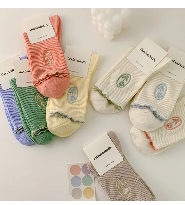 

Spring/Summer Korean Cotton Socks Women Cream colored embroidered tulip lace pile socks Mid Tube Socks Women
