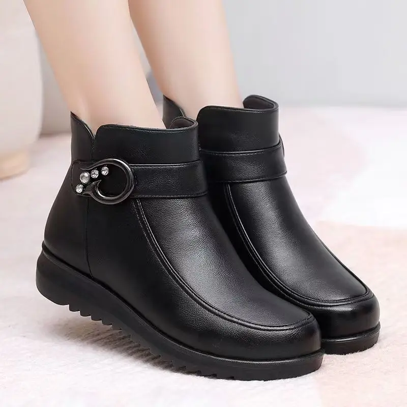 

Winter New Women Flat Sole Leather Cotton Boots Thick Sole High Top Thickened Plush Keep Warm Waterproof Elderly Ankle Boots