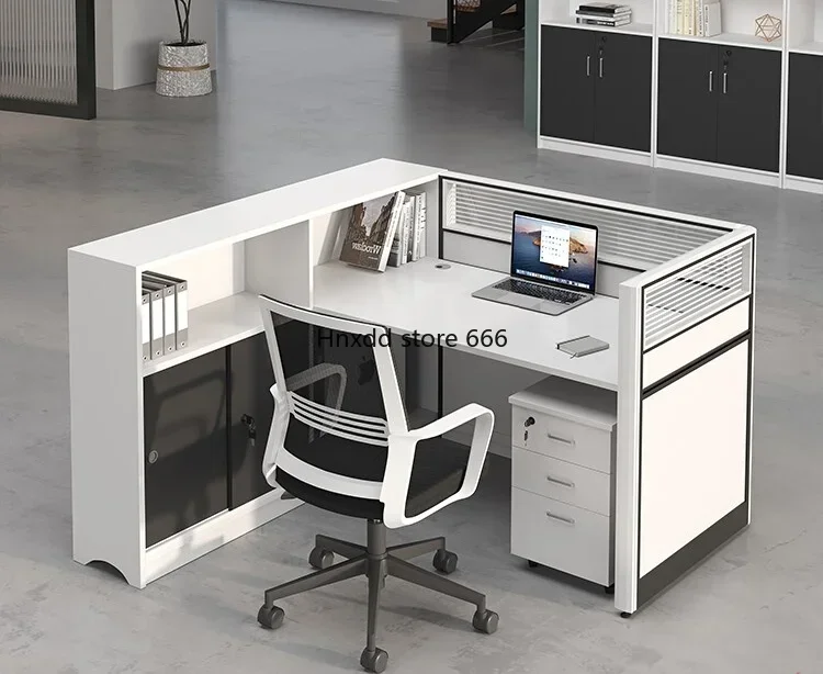 Staff desk out of font 4/6/8 seat booth