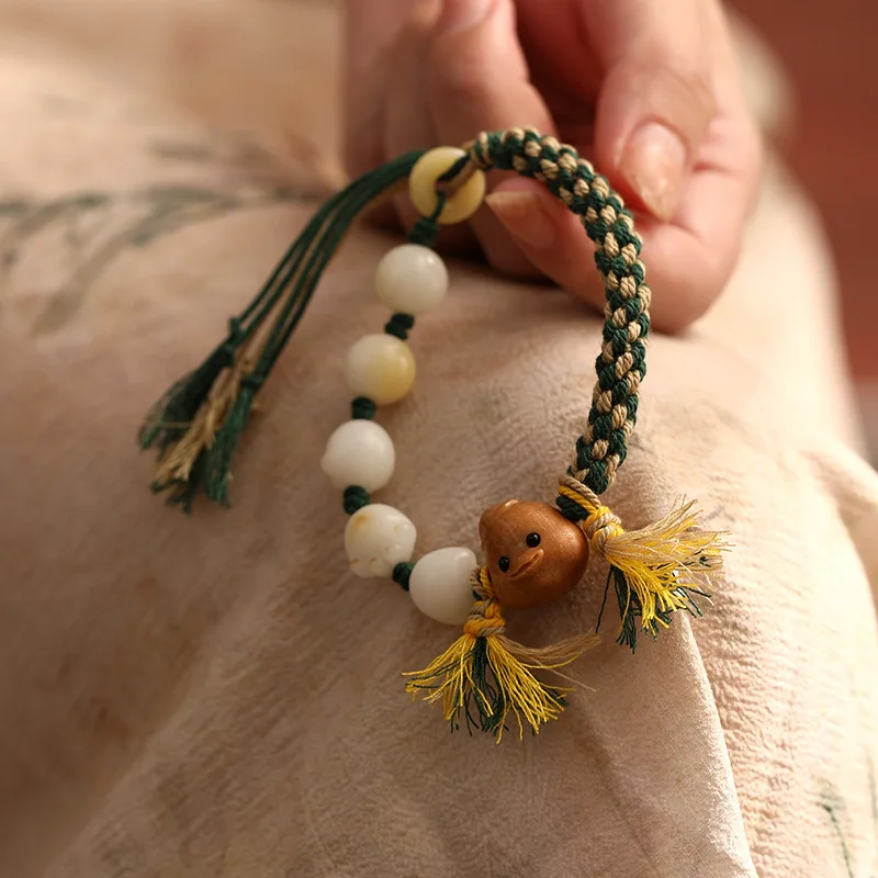 

Handmade Cartoon Beige Cat Paw Beaded Bracelet, Green Hemp Rope Prayer Bead Bracelet, Retro Green Tassel Bracelet