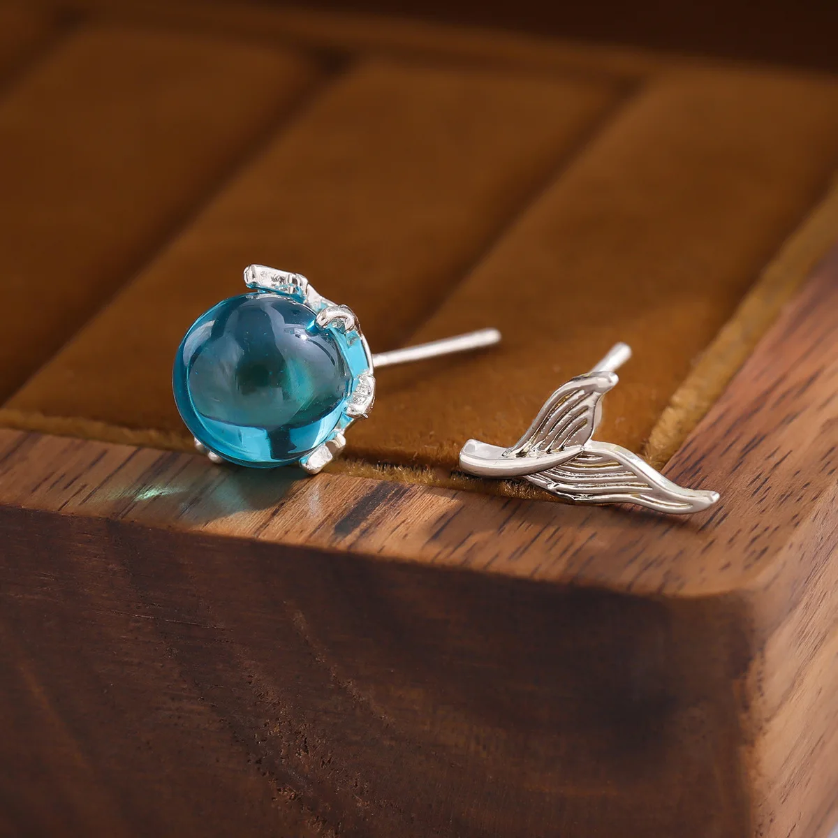 New Fashion Asymmetry 925 Sterling Silver Blue Crystal Mermaid Fish Tail Stud Earrings E047