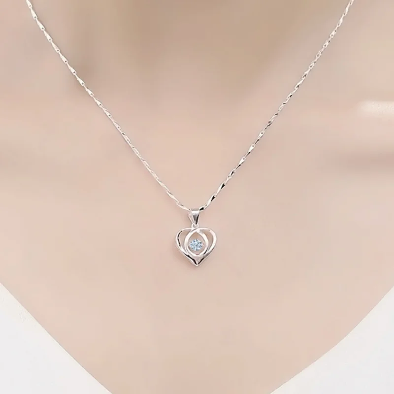 Korean version fashionable heart-shaped necklace for girls - heart-shaped pendant collar chain - ideal gift for Valentine's Day