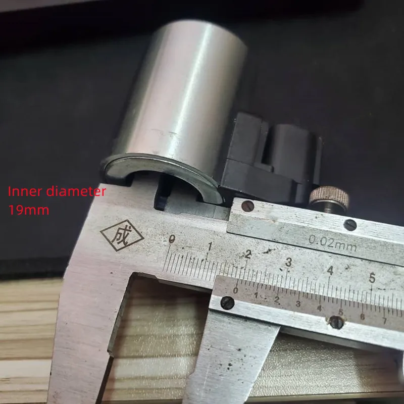 Detalle 2 de Electroválvula XUGONG SANY Excavator Accessories Solenoid Valve Coil Pilot Safety Lock Solenoid Valve Inner Diameter 19mm Height 50mm24v 12v Neumática