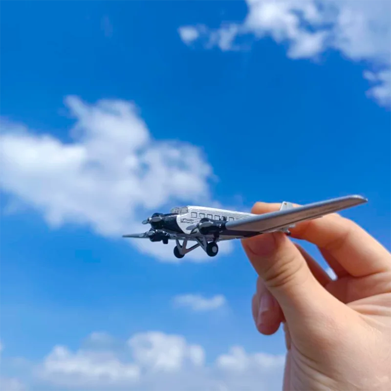 Scale 1/400 German Lufthansa Devil's Wings - Junker Ju52 Miniature Diecast Metal Aircraft Model Souvenir Collection Toy For Boys