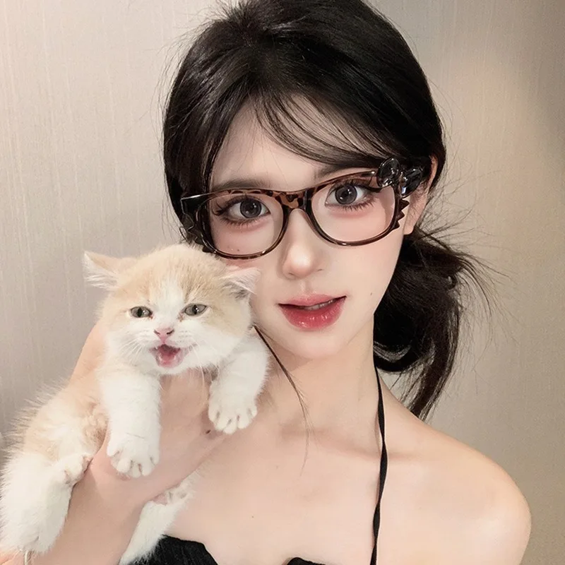 Oprawki okularów Sanrio Kawaii w panterkę Hello Kitty Akcesoria Śliczne Urocze Kreskówkowe Anime Y2K Vintage Oprawki Okularów Prezent dla Dziewczyn