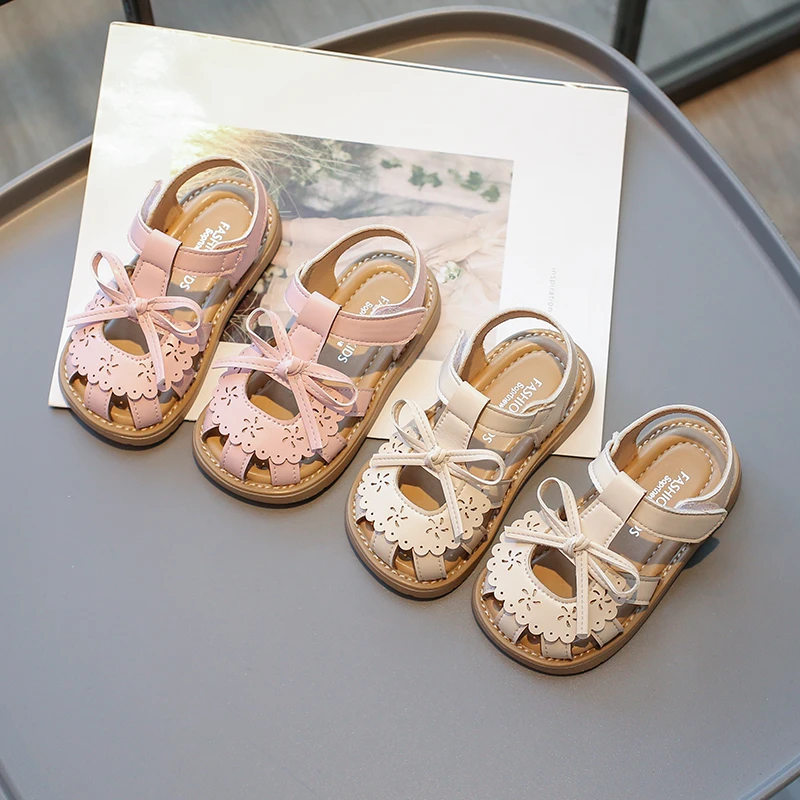 

Baby girl sandals, summer soft-soled princess shoes for girls, breathable perforated toe shoes, and baby walking shoes