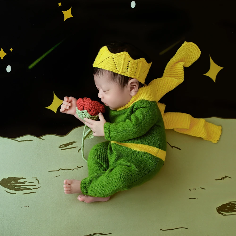 

Knit Costume for Baby Knitted Jumpsuit Crown Hat Scarf Little Prince Newborn Cosplay Photography Outfit Moon Pillow Photo Props